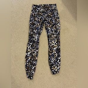 Speed Up Mid Rise Legging size 4 great condition flashing lights design